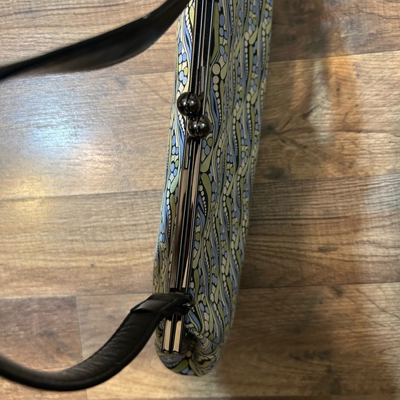 Talbots Kiss Lock with Handle Elegant Patterned Women's Clutch - Picture 4 of 10